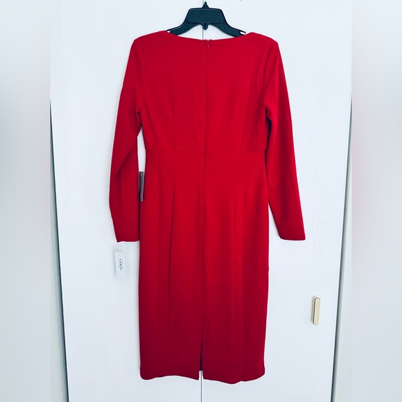 Donna Morgan Maggy keyhole long sleeves sheath dress cherry red US 6 Small - Picture 12 of 12